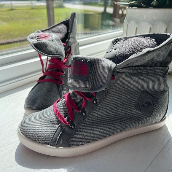 The North Face Shoes - The North Face Base Camp Roll Downs Woman’s 8 lace up